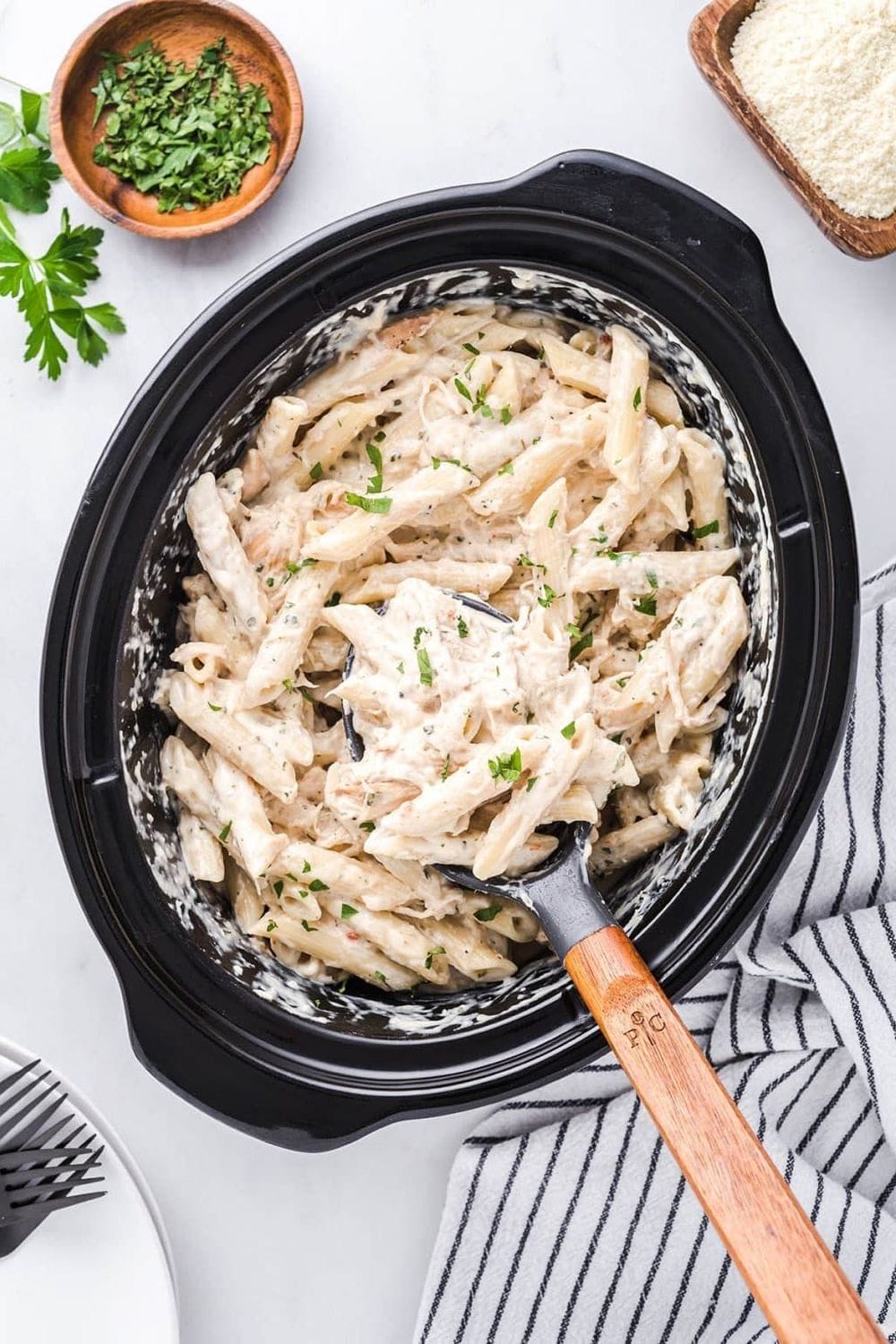 Crockpot Chicken Alfredo Pasta